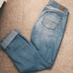 American Eagle Light Wash Skinny Jeans